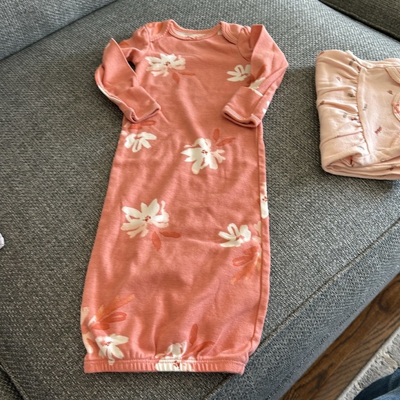 Carter’s set of 2 baby girl pajamas, NWOT, size 3 months - Picture 4 of 5